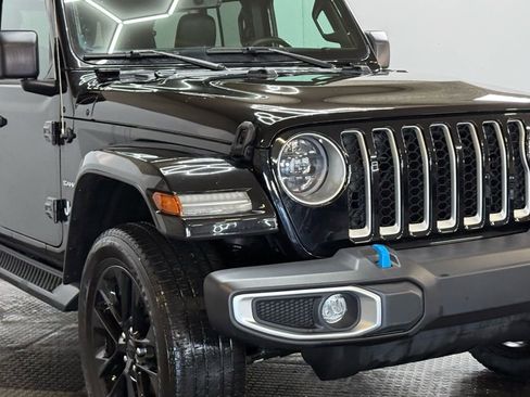 Used 2023 Jeep Wrangler Unlimited Sahara w/ Cold Weather Group image 8