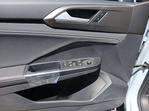 New 2026 Volkswagen Taos SE AWD/4WD image 11