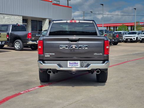 New 2026 RAM 1500 4x4 Crew Cab image 8