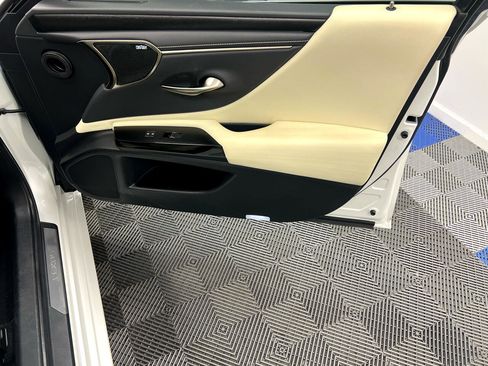 Used 2022 Lexus ES 350 Ultra Luxury image 14