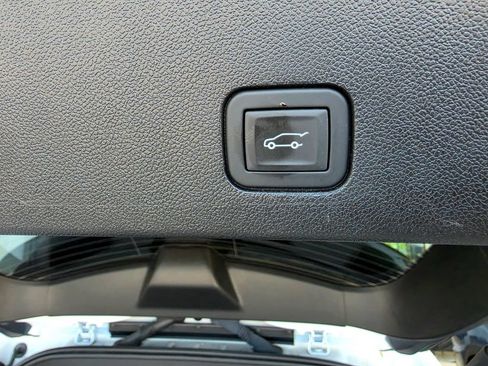 Used 2025 Cadillac XT6 Premium Luxury w/ LPO, Floor Liner Package AWD/4WD image 63