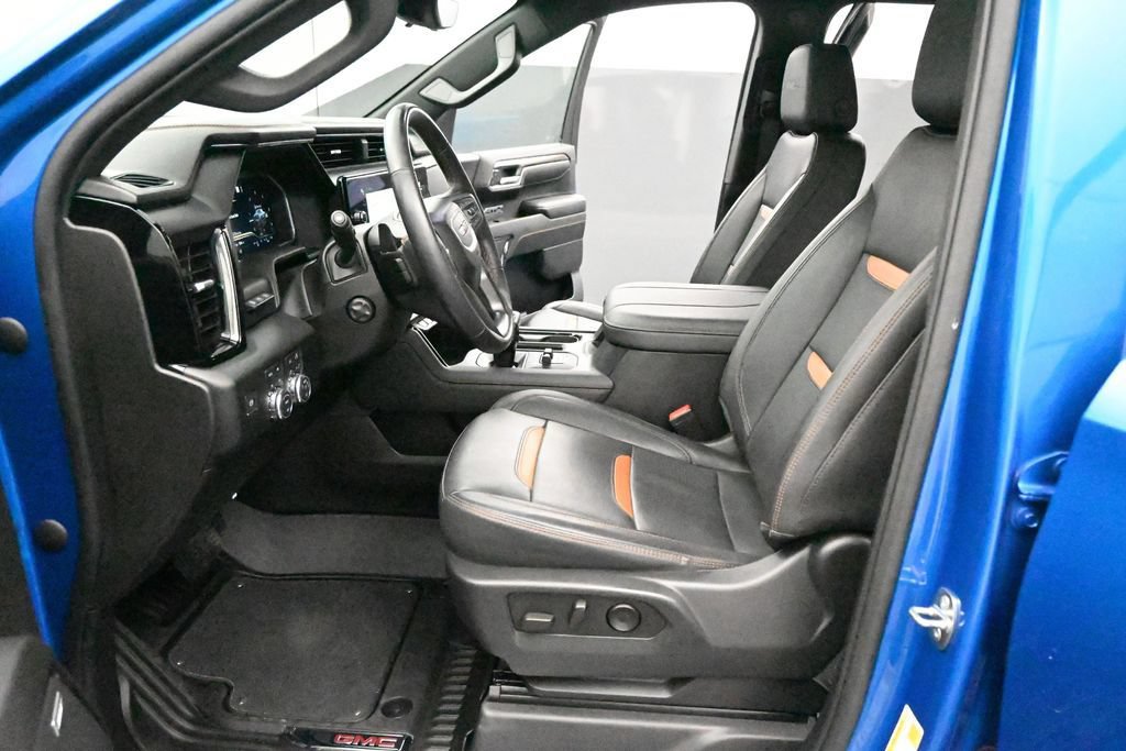 Used 2023 GMC Sierra 1500 AT4 w/ AT4 Premium Package AWD/4WD image 9