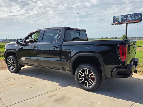 Used 2021 GMC Sierra 1500 AT4 w/ AT4 Premium Package AWD/4WD image 7
