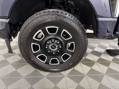 Used 2024 Ford F350 Platinum w/ FX4 Off-Road Package image 11