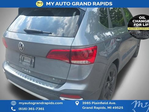 Used 2023 Volkswagen Taos SE w/ Panoramic Sunroof Package AWD/4WD image 42