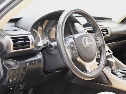 Used 2014 Lexus IS 350 image 32