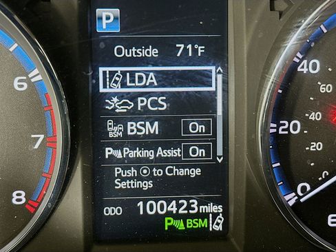 Used 2017 Toyota RAV4 Platinum w/ Cargo Management Package FWD image 18