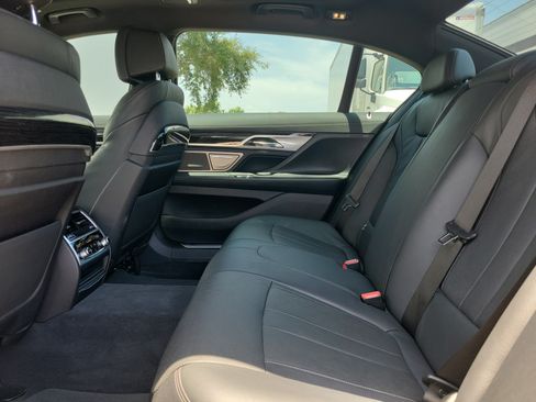 Used 2022 BMW 740i w/ M Sport Package RWD image 15