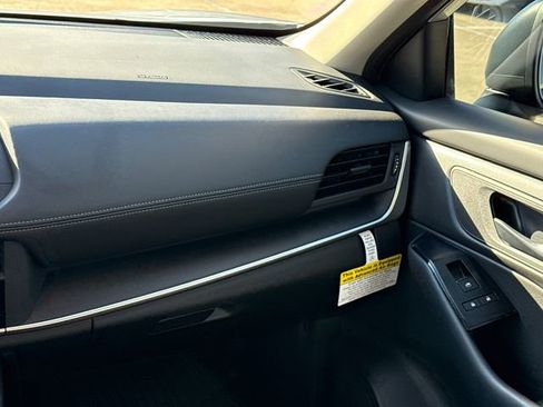 Certified 2025 Nissan Rogue S image 15