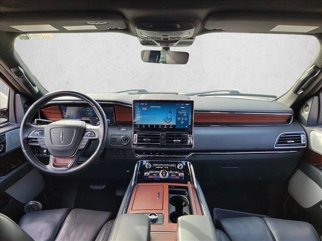 Used 2023 Lincoln Navigator L Reserve AWD/4WD image 16