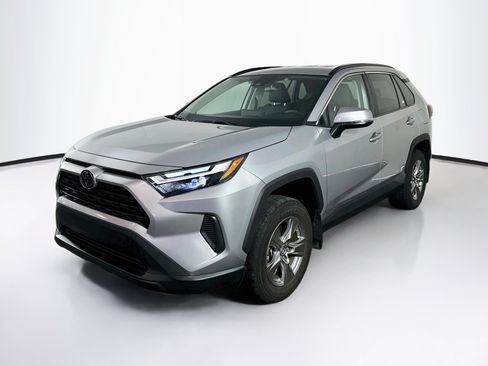 Used 2023 Toyota RAV4 XLE AWD/4WD image 3