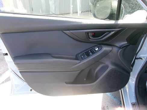 Used 2021 Subaru Crosstrek 2.0i Premium image 15