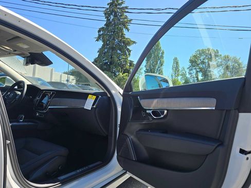 Used 2025 Volvo S90 B6 Plus w/ Protection Package Premier AWD/4WD image 11