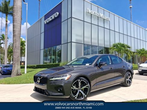 Used 2023 Volvo S60 B5 Core FWD image 1