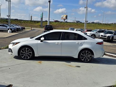 Used 2020 Toyota Corolla SE image 6