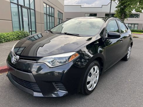 Used 2016 Toyota Corolla LE FWD image 1