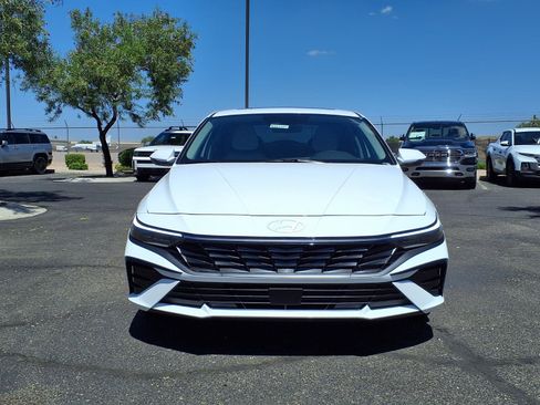 New 2026 Hyundai Elantra Limited FWD image 2