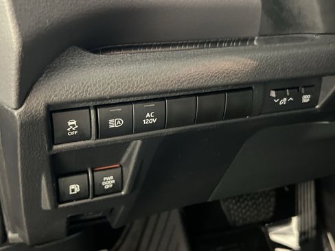 Used 2023 Toyota Sienna XLE Woodland Edition AWD/4WD image 33