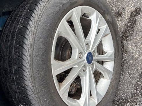 Used 2019 Ford Escape SEL image 13