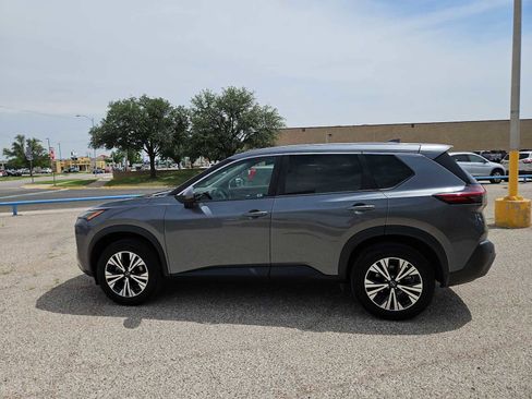 Used 2022 Nissan Rogue SV AWD/4WD image 5