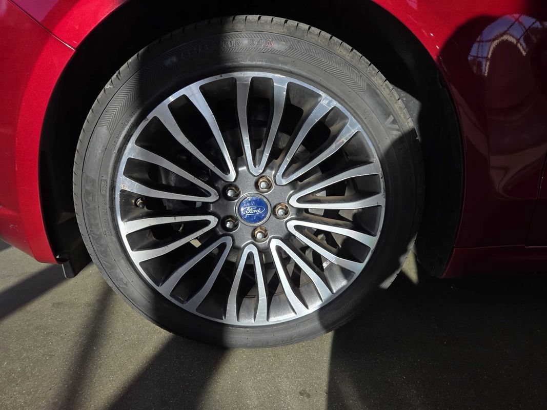 Used 2017 Ford Fusion SE w/ Fusion SE Technology Package FWD image 34