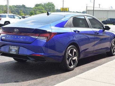 Used 2023 Hyundai Elantra SEL w/ Convenience Package FWD image 10