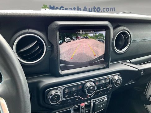 Used 2023 Jeep Wrangler Unlimited Rubicon 4xe w/ Cold Weather Group AWD/4WD image 17