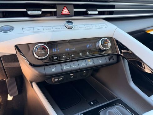 New 2026 Hyundai Elantra Limited image 17