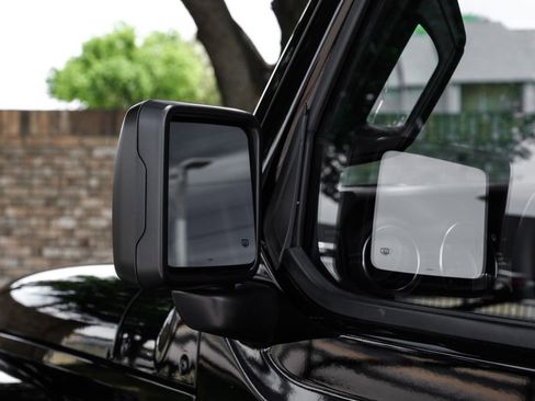 Used 2022 Jeep Wrangler Unlimited Sahara AWD/4WD image 52