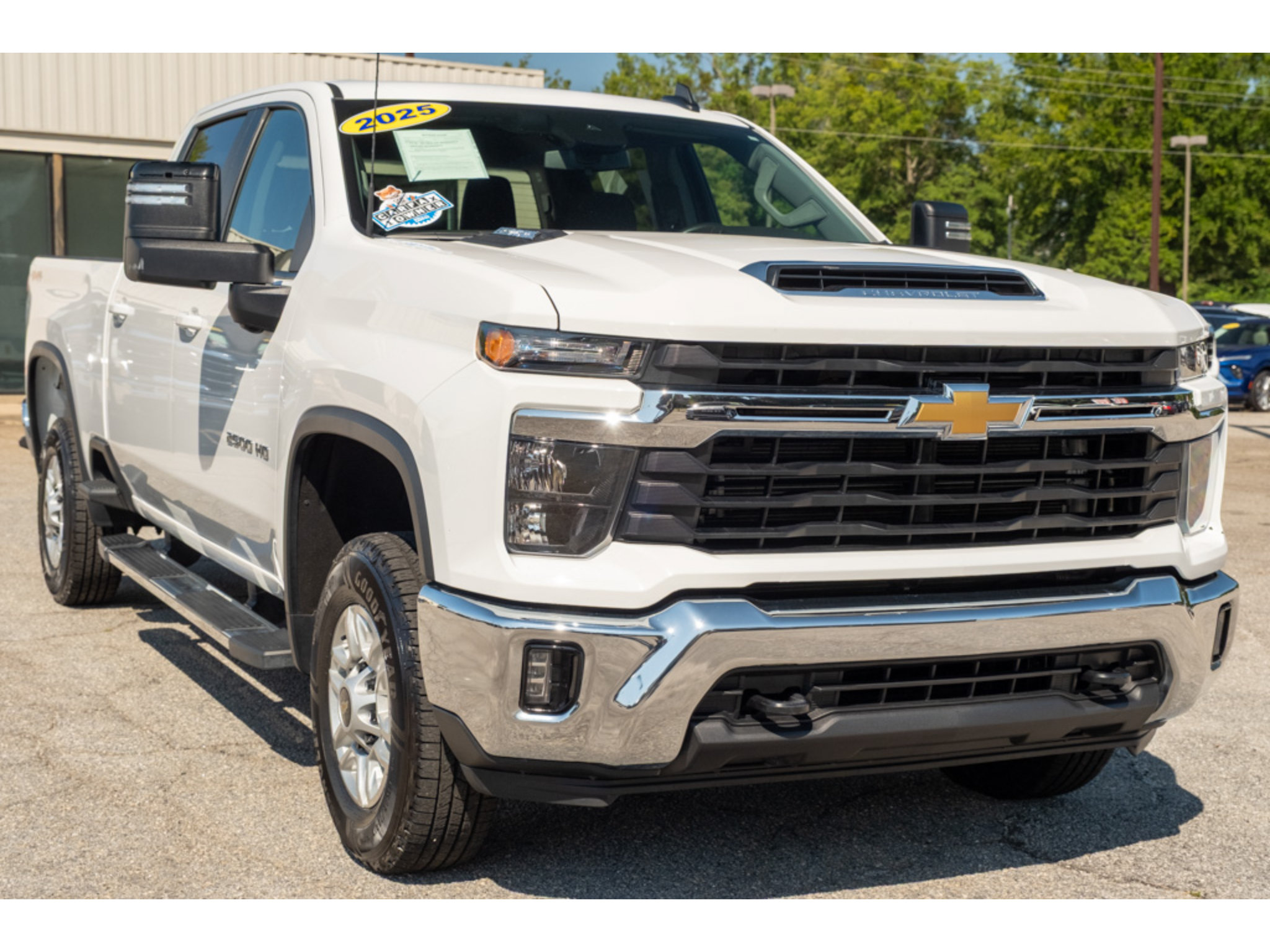 Used 2025 Chevrolet Silverado 2500 LT w/ Convenience Package AWD/4WD image 32