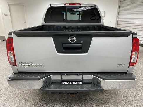 Used 2016 Nissan Frontier SV image 6