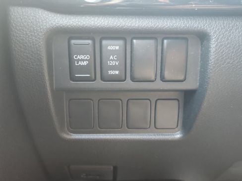 Used 2021 Nissan Titan SV w/ SV Convenience Package AWD/4WD image 26