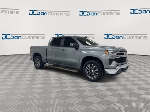 Used 2024 Chevrolet Silverado 1500 LT AWD/4WD image 2