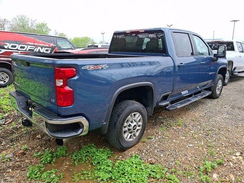 Used 2025 Chevrolet Silverado 2500 LT w/ Convenience Package AWD/4WD image 5