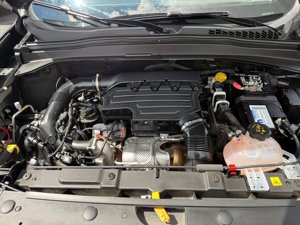 Used 2023 Jeep Renegade Latitude AWD/4WD image 29
