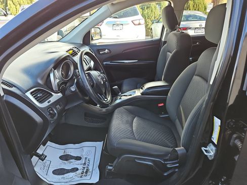Used 2020 Dodge Journey SE w/ Blacktop Package image 12