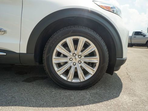 Used 2021 Ford Explorer King Ranch w/ Premium Technology Package image 5