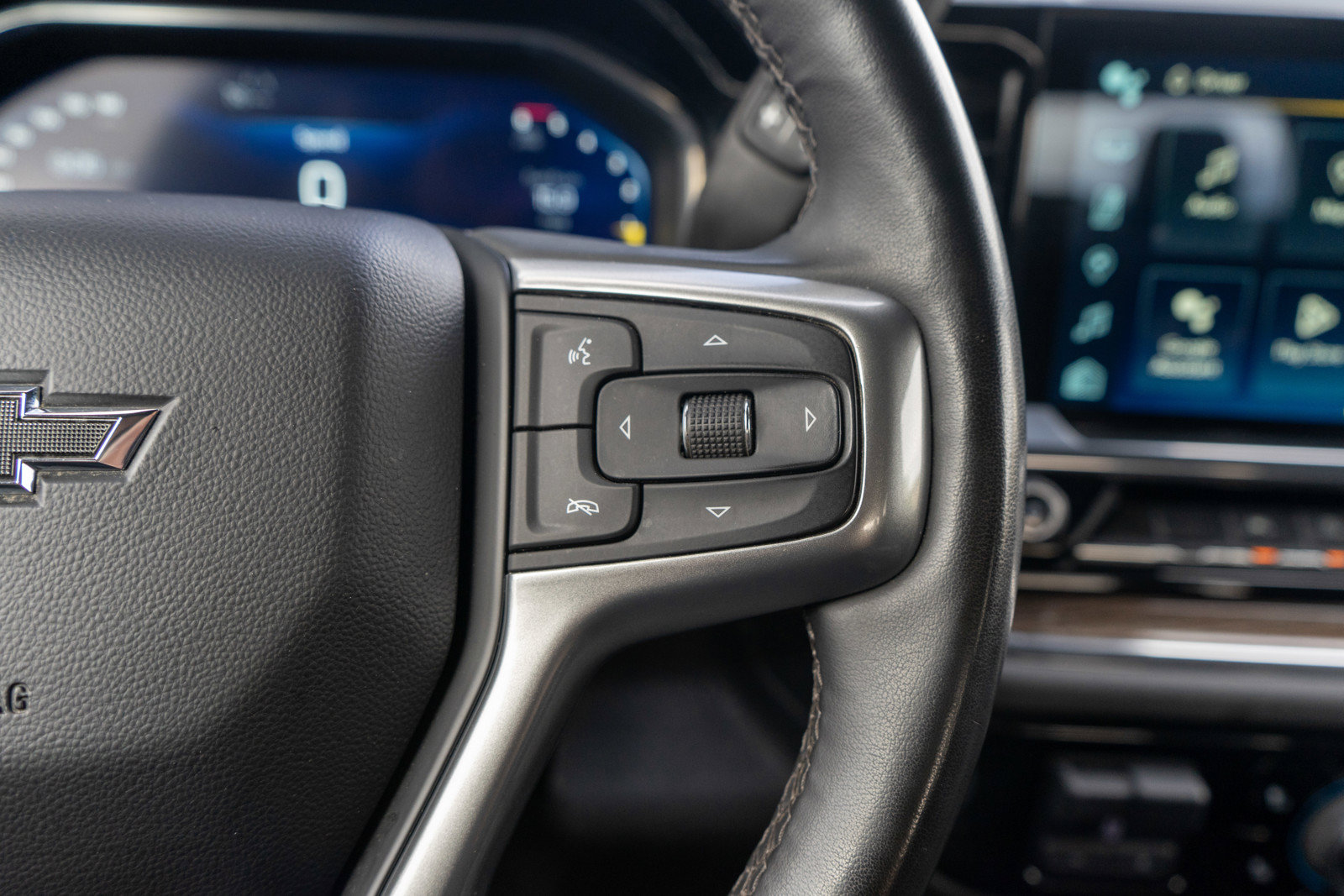 Used 2024 Chevrolet Silverado 1500 RST AWD/4WD image 23
