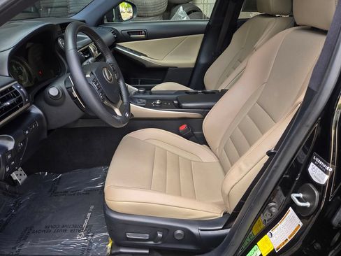 Used 2019 Lexus IS 300 F Sport w/ F Sport Package RWD image 17