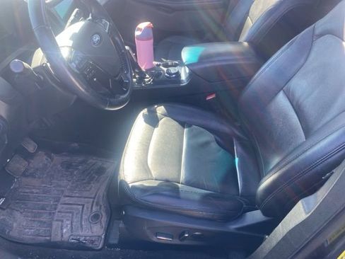 Used 2017 Ford Explorer XLT w/ Equipment Group 202A image 12