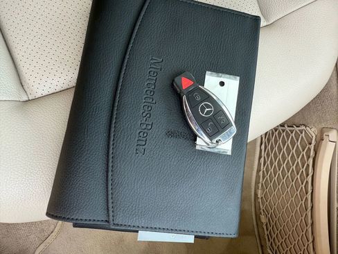 Used 2016 Mercedes-Benz E 350 4MATIC Sedan image 43