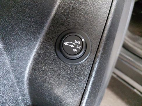 Used 2018 Chevrolet Equinox LT image 29