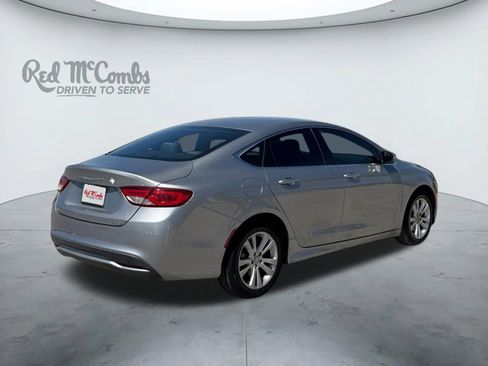 Used 2016 Chrysler 200 Limited image 5