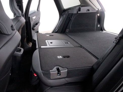 Certified 2025 Volvo XC60 B5 Plus AWD/4WD image 46