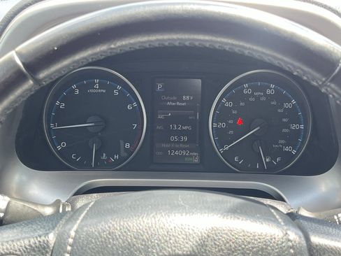 Used 2018 Toyota RAV4 XLE FWD image 21