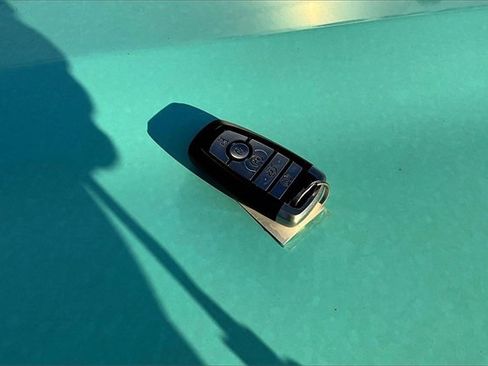 Used 2021 Ford Explorer XLT w/ Equipment Group 202A image 10