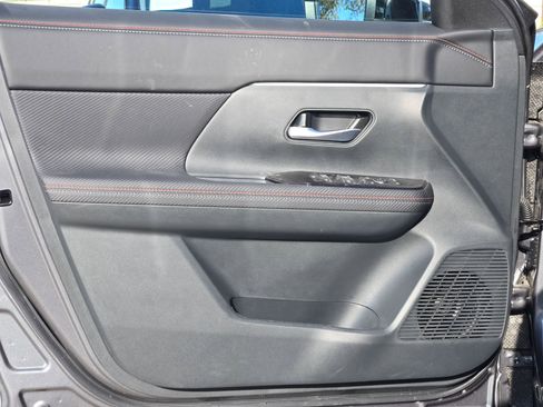 New 2026 Nissan Kicks SR FWD image 11