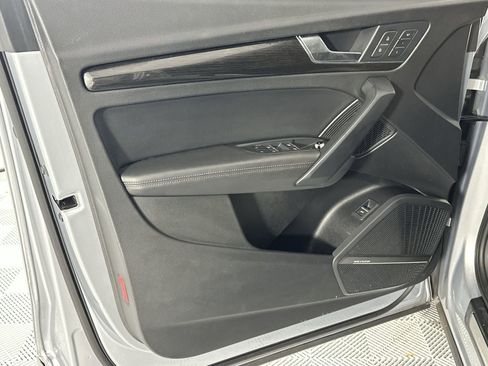 Used 2019 Audi Q5 Prestige w/ Premium Plus Package AWD/4WD image 29