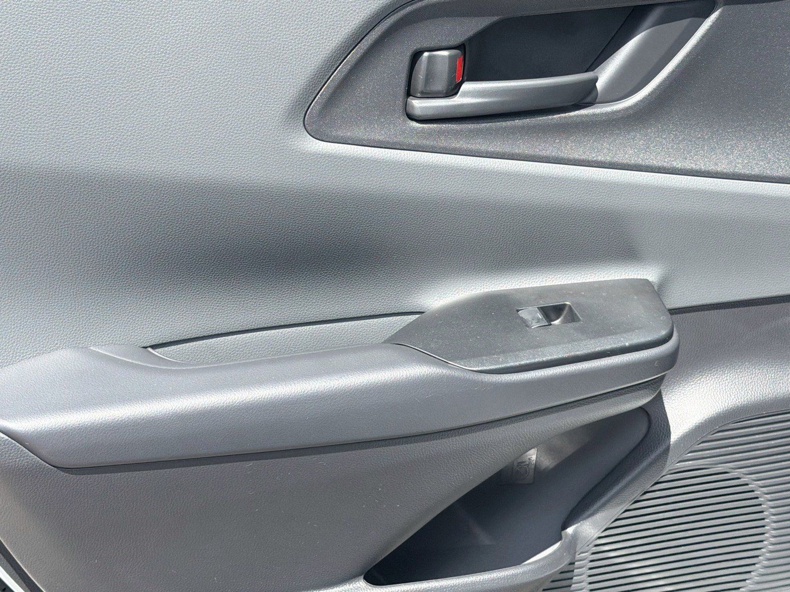 Used 2025 Toyota Prius LE FWD image 23