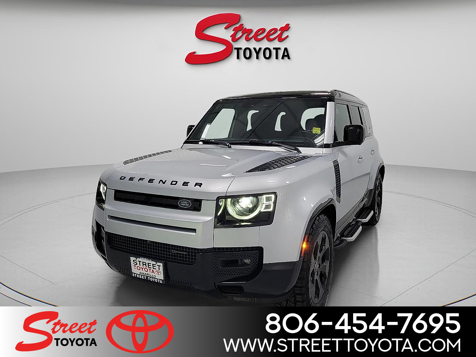 Used 2023 Land Rover Defender 110 X-Dynamic SE AWD/4WD image 1
